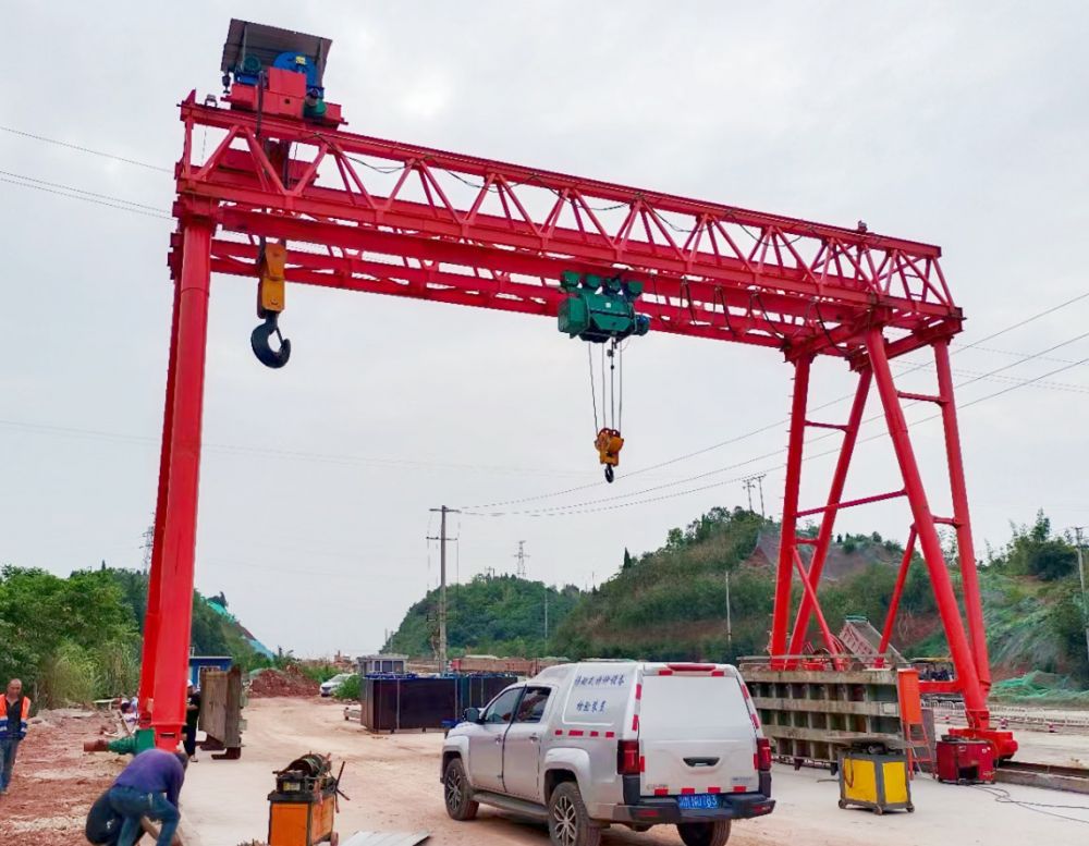 路橋門機(jī)、提梁機(jī)、梁場龍門吊、桁架雙梁門式起重機(jī)生產(chǎn)廠家安裝維修